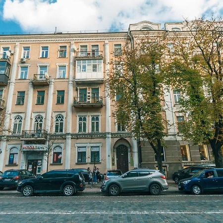 Отличная квартира рядом Золотыми воротами Киев Экстерьер фото